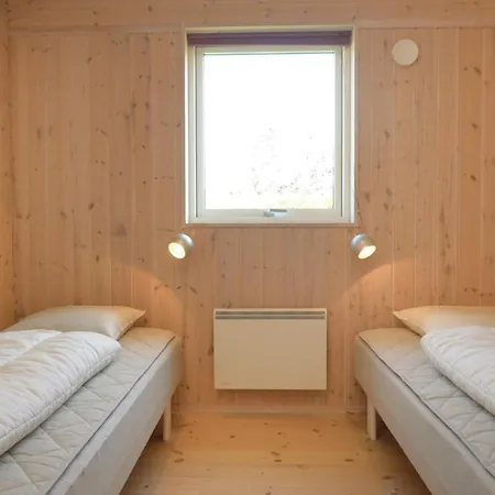 別荘 Nice Home In Vaeggerlose With Sauna Bøtø By
