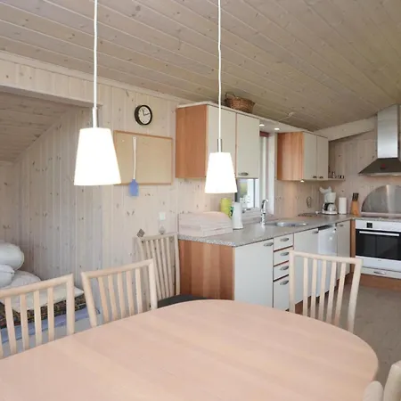 別荘 Nice Home In Vaeggerlose With Sauna Bøtø By