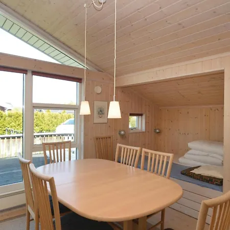 Nice Home In Vaeggerlose With Sauna